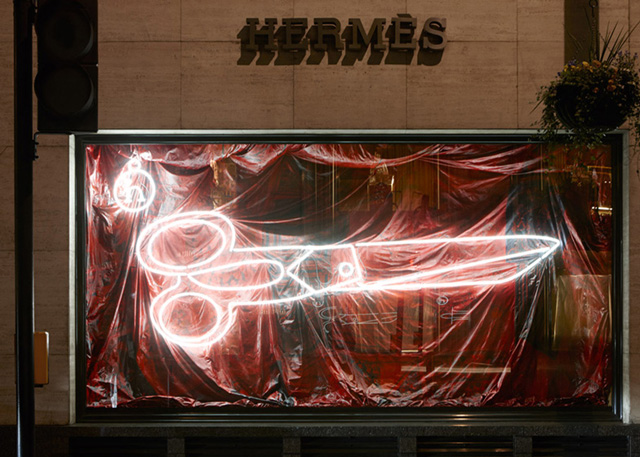 Studio Toogood создали провокационную инсталляцию в бутике Hermès (фото 11)