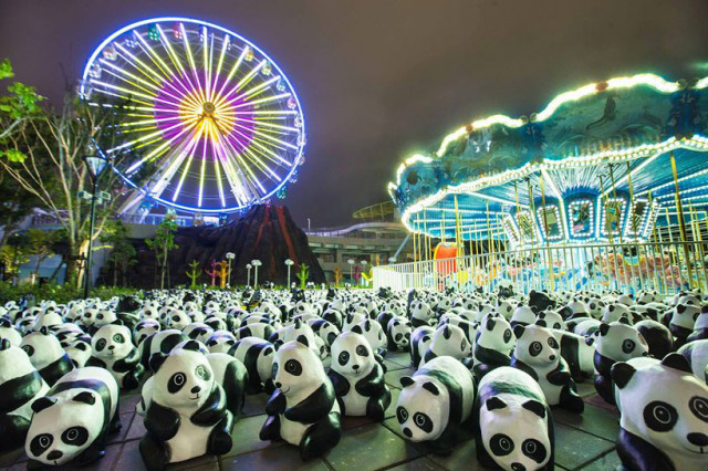 1600 панд заполонили улицы Гонконга (фото 6)