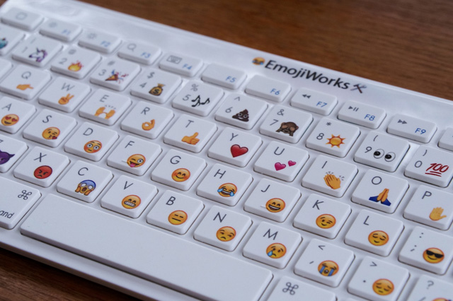 Слов нет, одни эмоции: разработчики представили эмодзи-клавиатуру (фото 2)