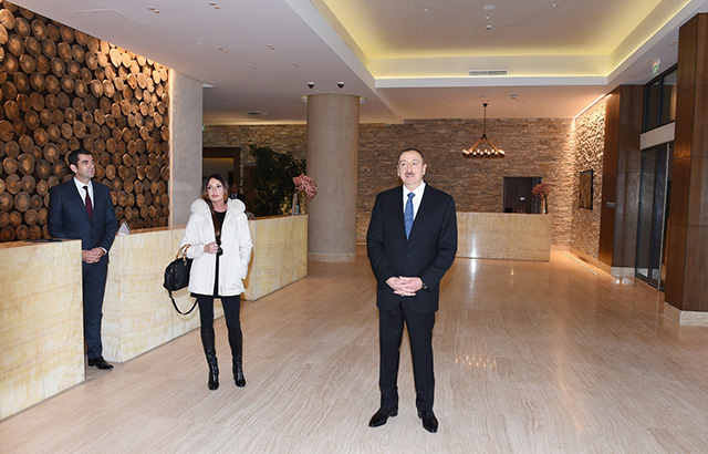 Президент Азербайджана Ильхам Алиев с супругой на открытии горнолыжного курорта (фото 8)