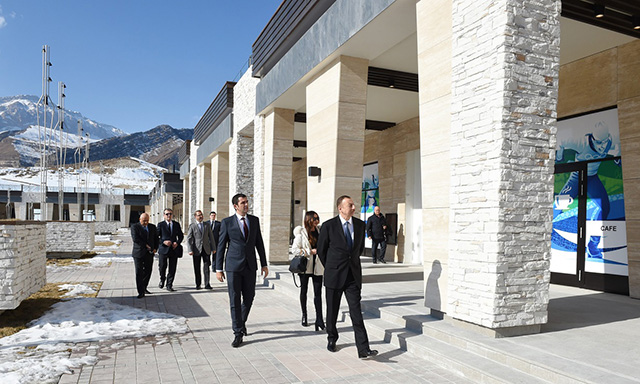 Президент Азербайджана Ильхам Алиев с супругой на открытии горнолыжного курорта (фото 13)