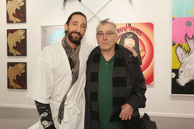 Эдриан Броуди и Роберт Де Ниро на открытии ярмарки современного искусства (фото 3)