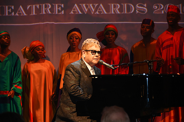 Гости церемонии Evening Standard Theatre Awards в Лондоне (фото 5)