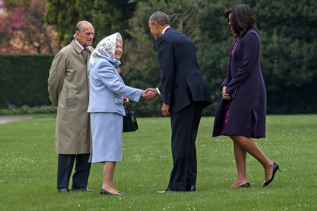 После ванны — на встречу с Обамой: принц Джордж поприветствовал президента США (фото 6)