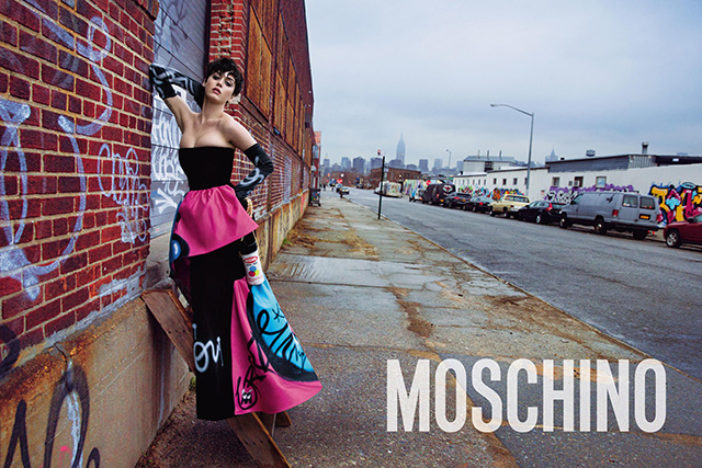 Полная версия: Кэти Перри в кампании Moschino, весна-лето 2015 (фото 4)