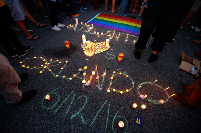 Трагедия в Орландо: мир скорбит (фото 1)