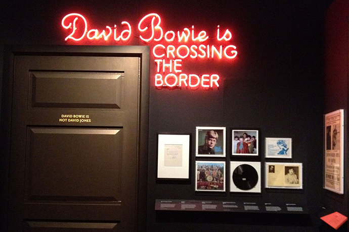 Выставка Дэвида Боуи в Лондоне (фото 1)