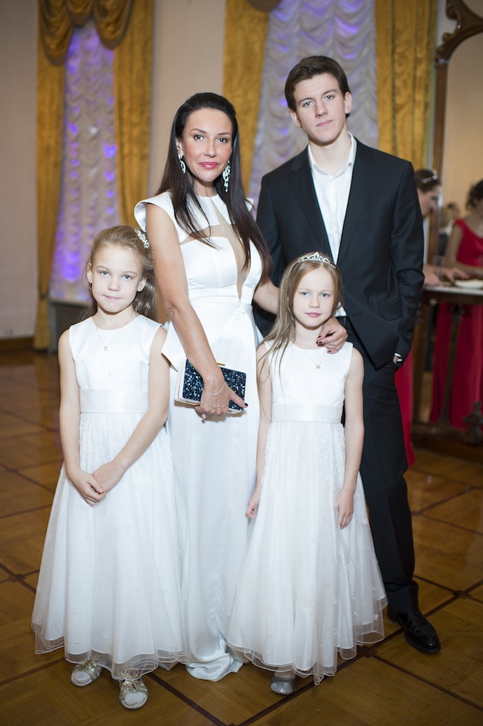 Ирина Чайковская с детьми