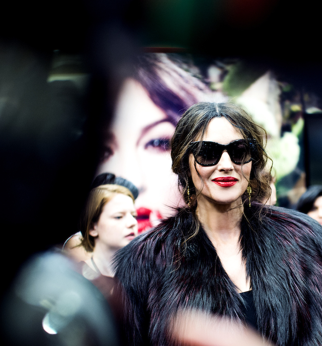 Моника Беллуччи на открытии корнера Dolce & Gabbana в ЦУМе (фото 11)