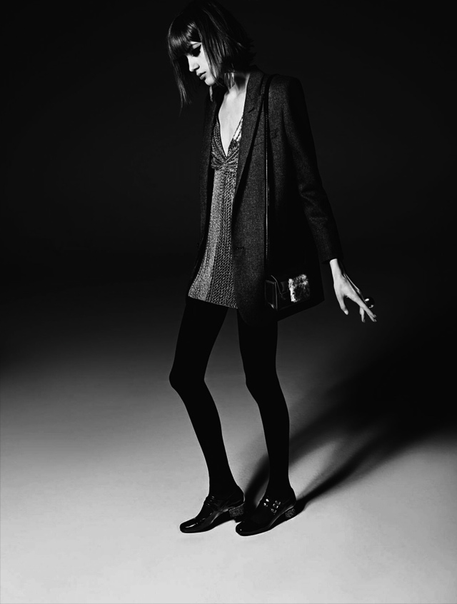 Валерия Кауфман в платье мини, съемка для Saint Laurent