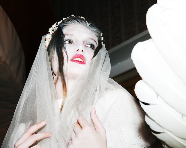 Хэллоуин "Mirror Mirror: Who's the fairest?" журнала V Magazine (фото 1)