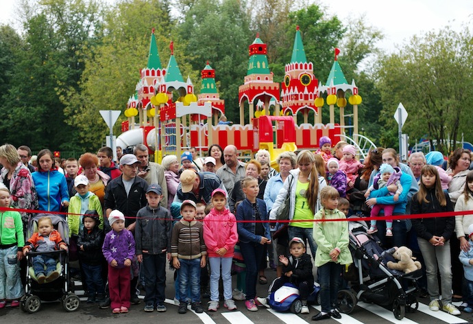 Фонд Натальи Водяновой открыл 100-й детский игровой парк (фото 1)
