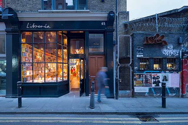 В Лондоне появится концептуальный книжный магазин с баром и запретом на смартфоны (фото 3)