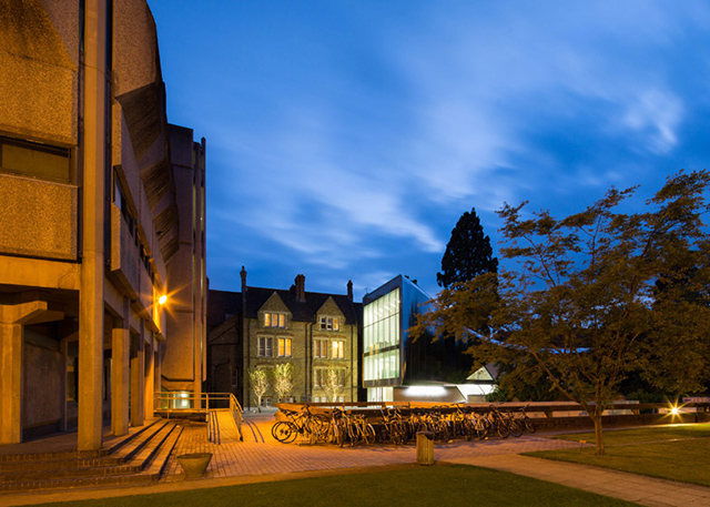 Библиотека от Захи Хадид в кампусе Оксфордского университета (фото 2)