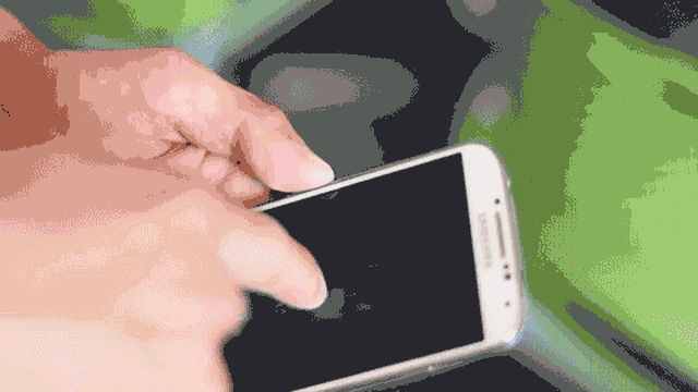 И все изменилось: смартфоны научились распознавать угол наклона пальца (фото 1)