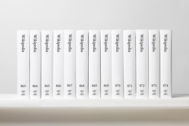 7600 томов: нью-йоркский художник решил распечатать "Википедию" (фото 1)