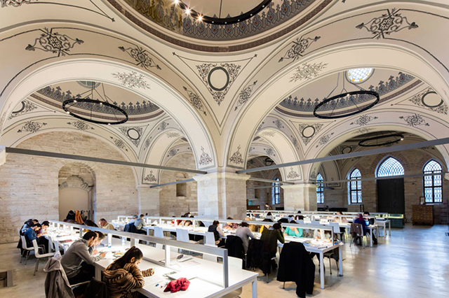 Большая реконструкция старейшей библиотеки Стамбула (фото 1)