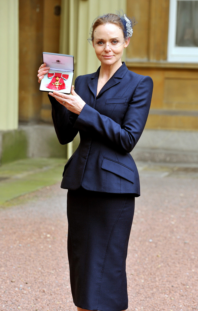 Стеллу Маккартни наградили орденом Британской империи (фото 1)