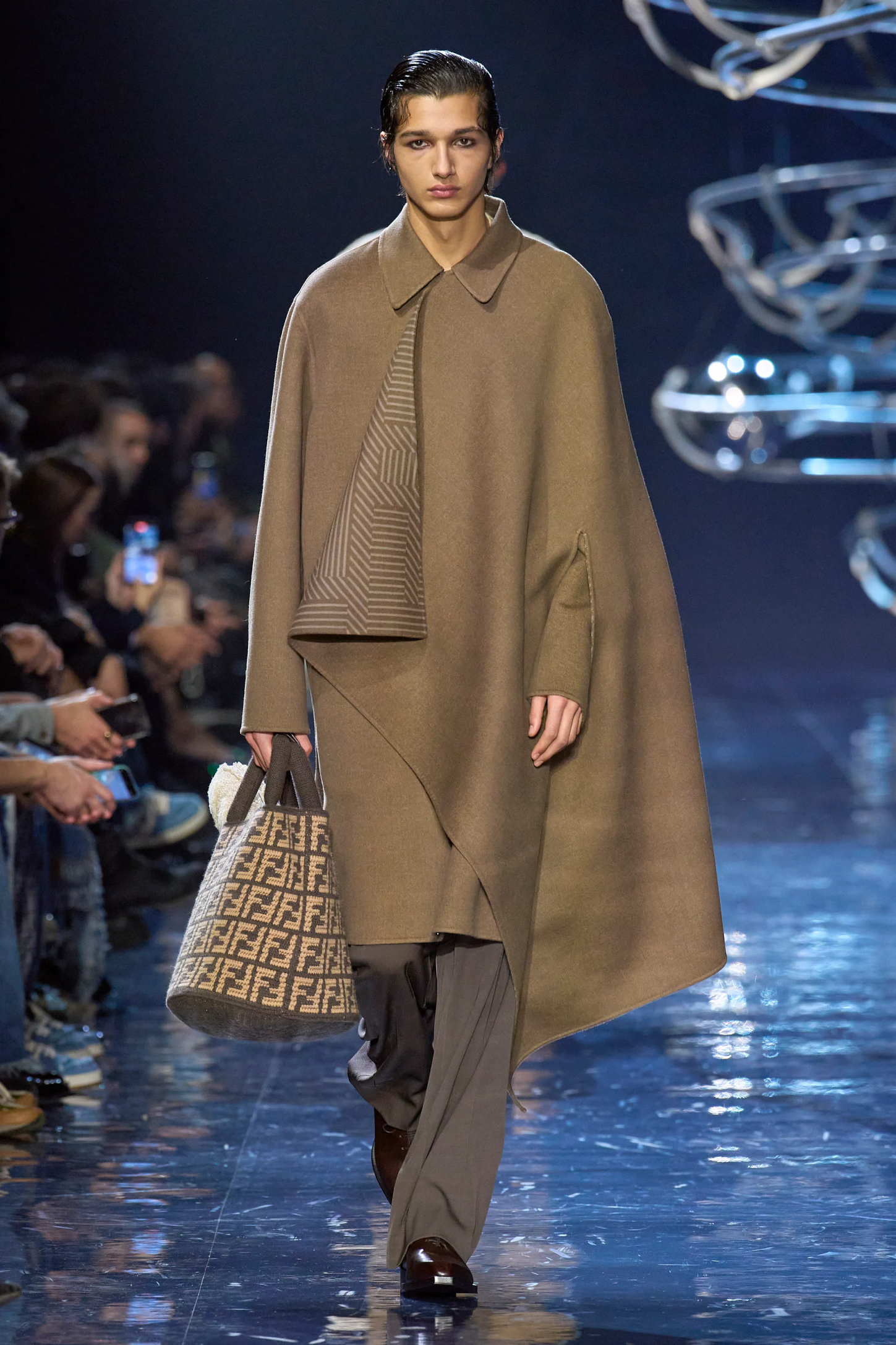 Неделя мужской моды в Милане осень-зима 2023 — что нового и красивого? (фото 16)