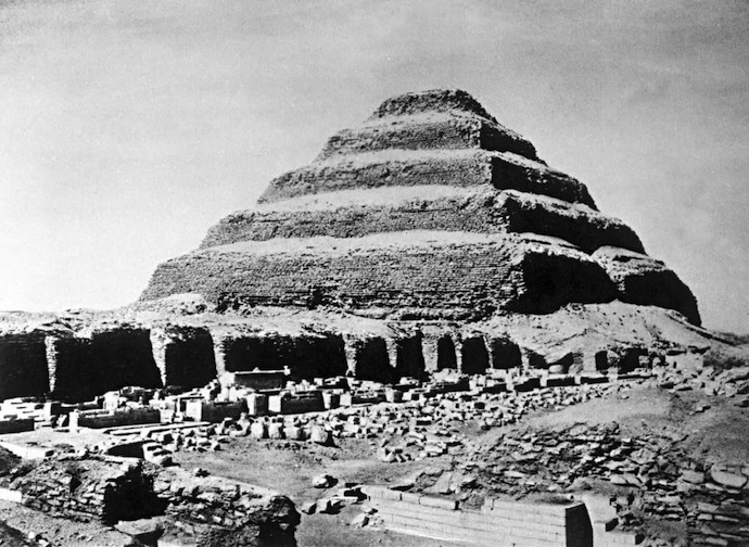 Пирамида Джосера разрушается (фото 1)