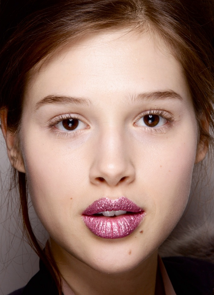 Праздничный макияж губ от Вэл Гарланд (фото 4)