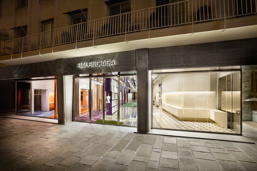 Новый флагманский бутик Balenciaga в Париже (фото 8)