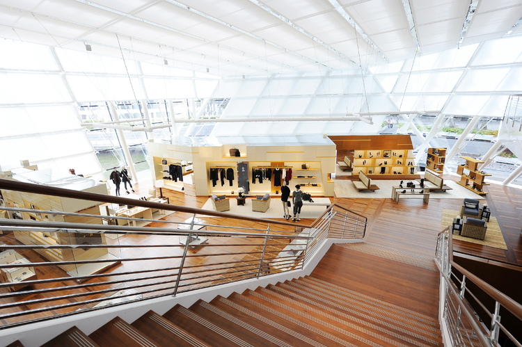 Первый в мире бутик Louis Vuitton Island (фото 4)
