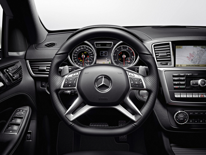 Новая модель Mercedes-Benz ML63 AMG (фото 8)