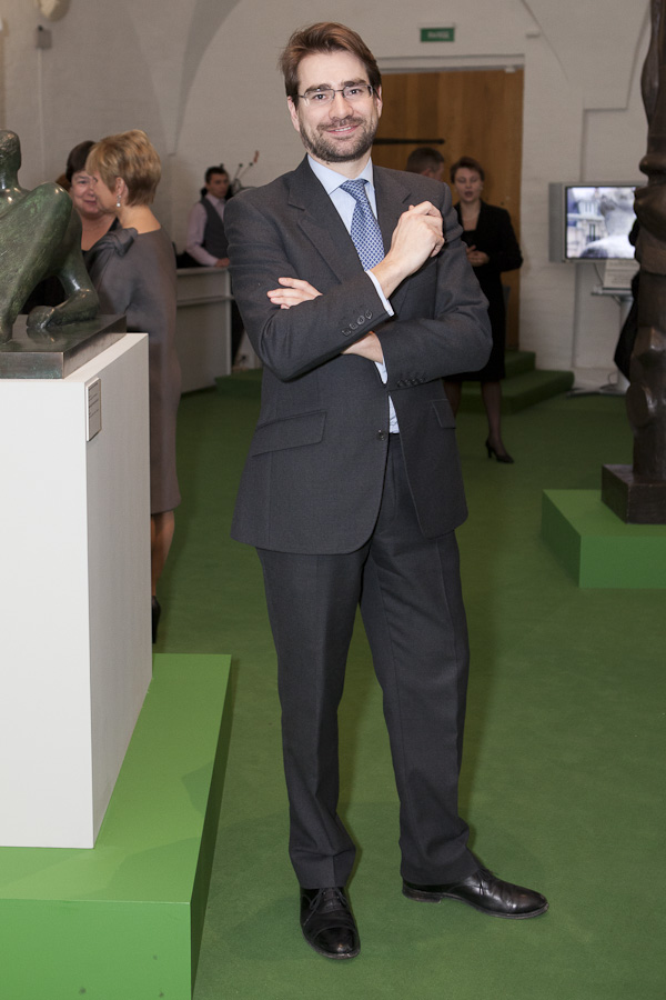 Открытие выставки скульптора Генри Мура (фото 6)