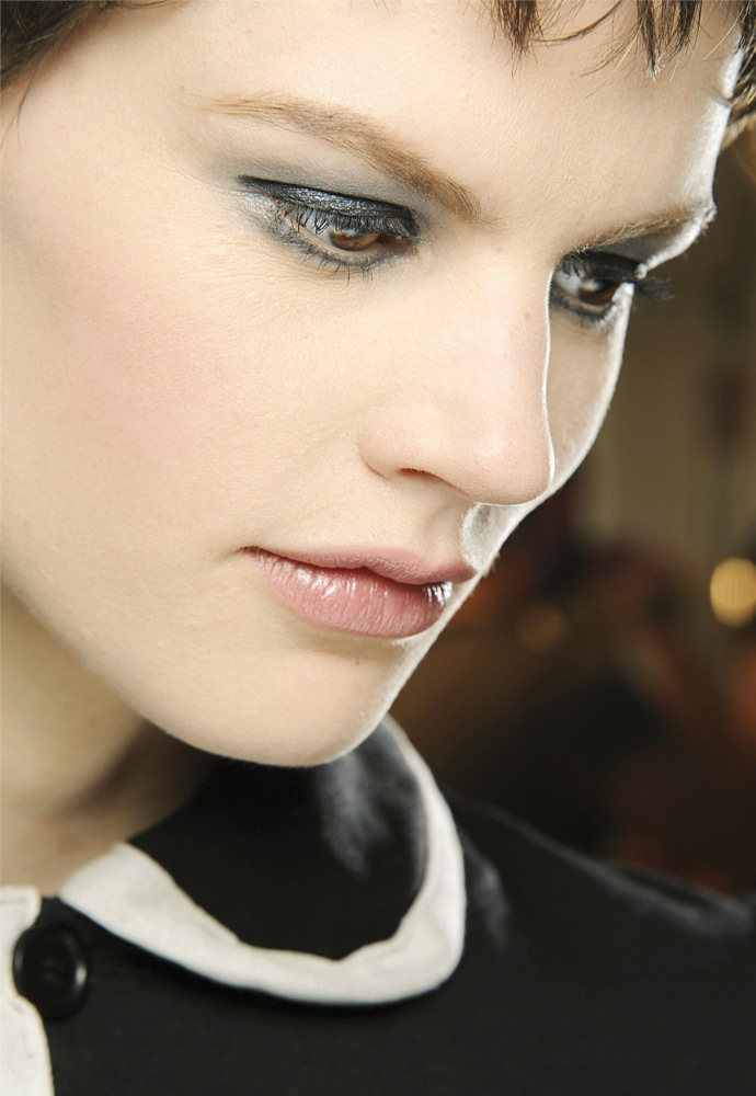 Классика жанра на показе Chanel Fall 2012 Couture (фото 3)