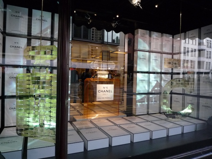 Chanel в Harrods: бутик и выставка (фото 8)