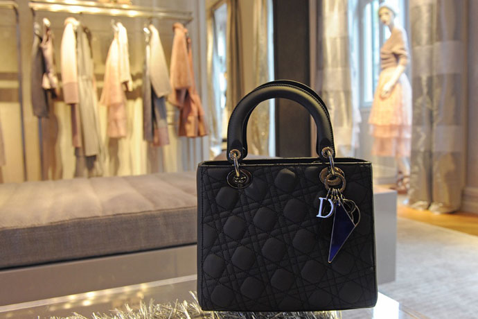 Новый дизайн миланского бутика Dior (фото 7)