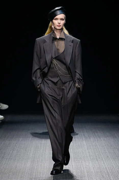 Emporio Armani, коллекция осень-зима 2025 | BURO.