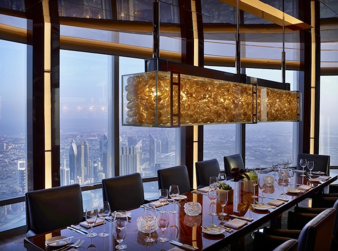 "Высокая" кухня в небе над Дубаем (фото 3)