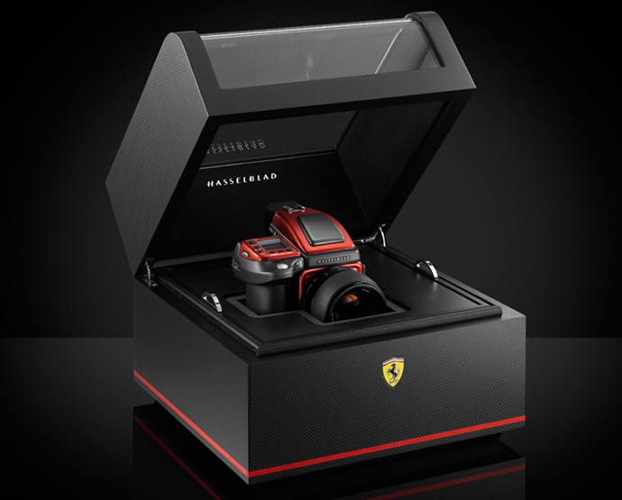 Фотоаппарат Ferrari Edition Hasselblad (фото 4)