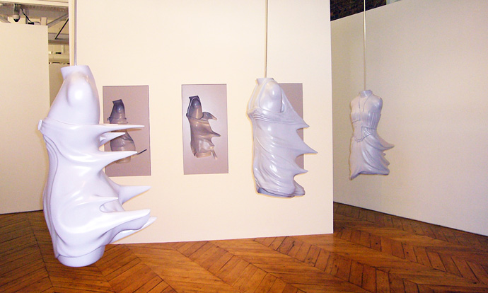 Выставка Хусейна Чалаяна в Париже (фото 7)