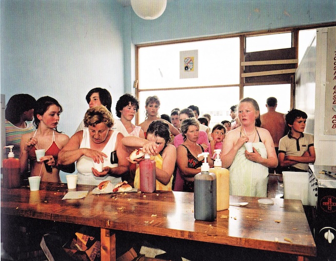 Отдых среднего класса в снимках Мартина Парра (фото 2)