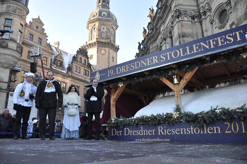 В Дрездене испекли трехтонный кекс (фото 3)