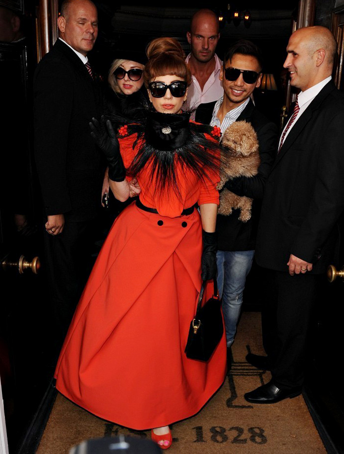 Леди Гага в нарядах Ulyana Sergeenko (фото 2)
