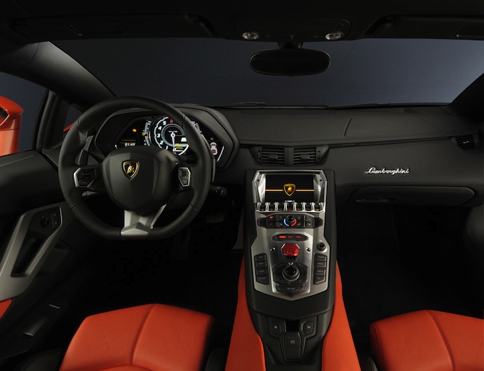 Новый Lamborghini Aventador (фото 7)