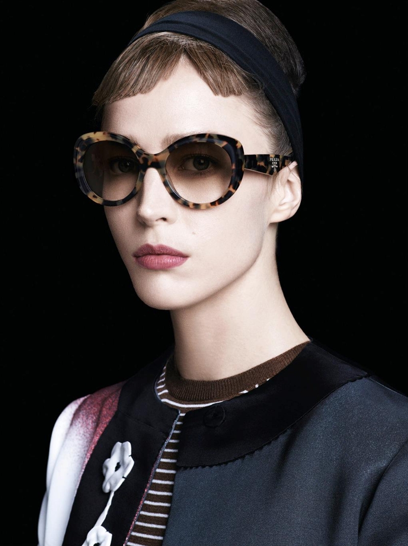 Весенне-летняя кампания Prada Eyewear (фото 4)
