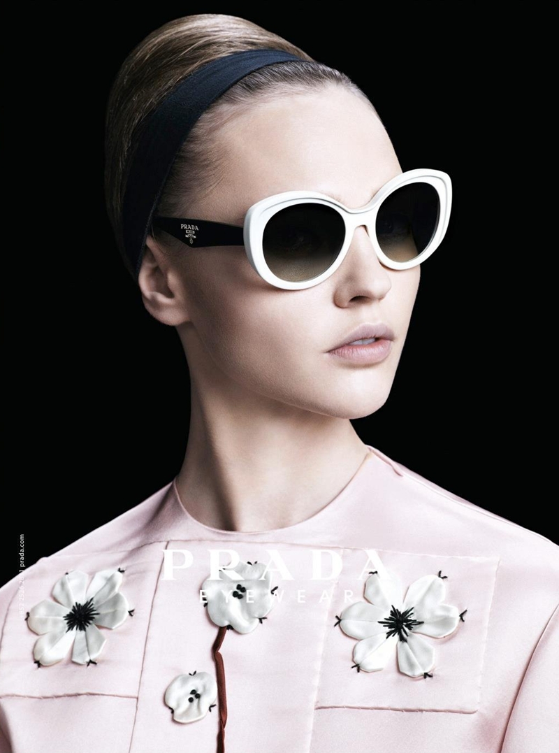 Весенне-летняя кампания Prada Eyewear (фото 7)