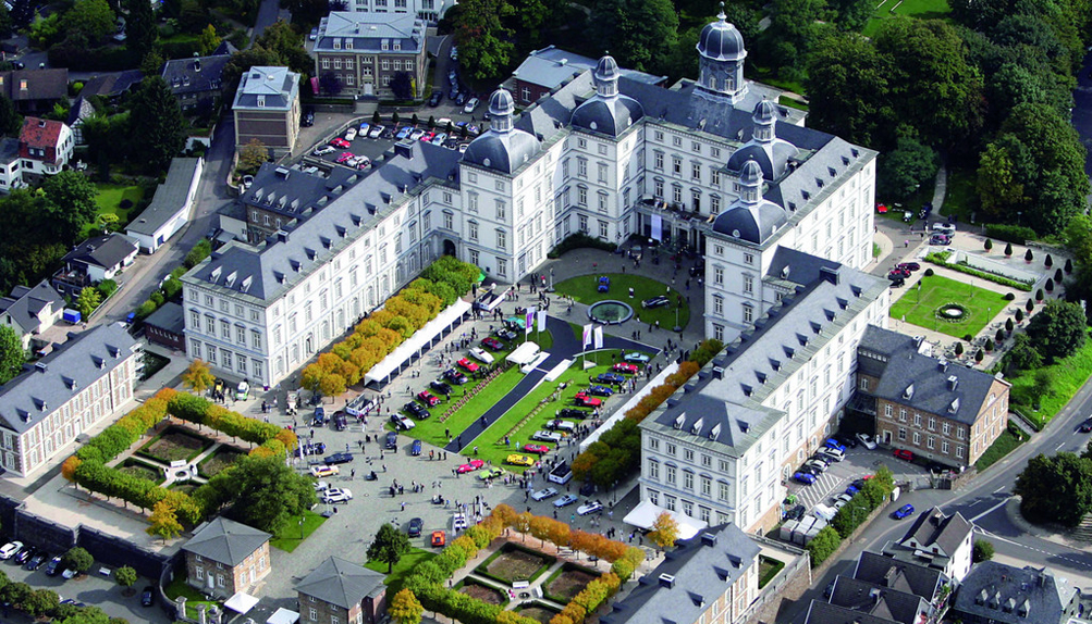 Гостиницы в германии самая большая квартира в мире