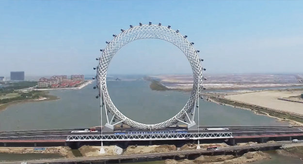 Самое большое в мире колесо обозрения без спиц установили в Китае
