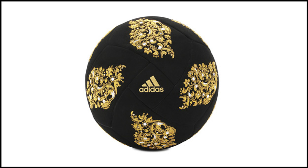 В честь чемпионата мира по футболу вышел бархатный мяч Deluxe Ball
