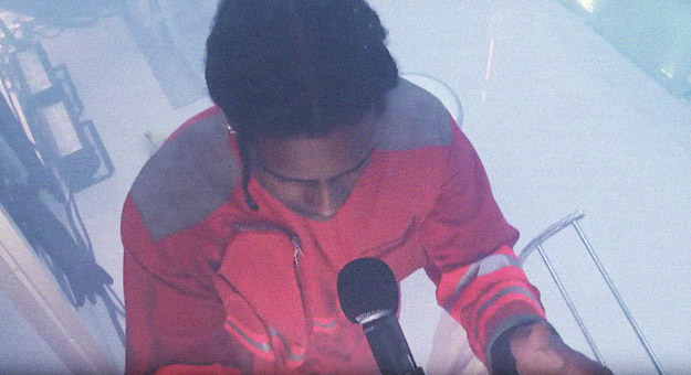 A$AP Rocky изобразил «лабораторную крысу» в арт-перформансе для Sotheby's