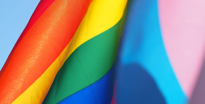 Более половины россиян негативно относятся к представителям ЛГБТ-сообщества