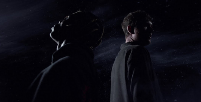 Трэвис Скотт и Джеймс Блейк в открытом космосе в видео на трек «Mile High»