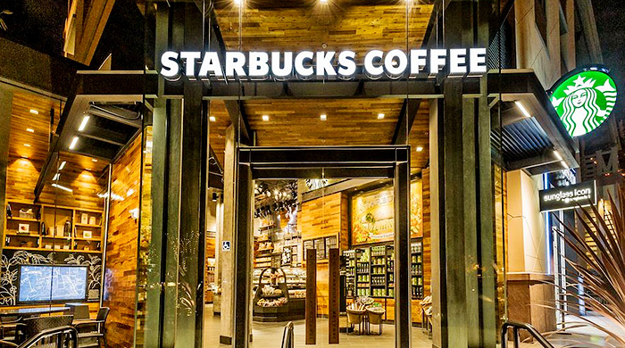 В Диснейленде открылся первый эко-кофешоп Starbucks