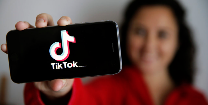 TikTok скрывал видео ЛГБТ-персон и пользователей с инвалидностью